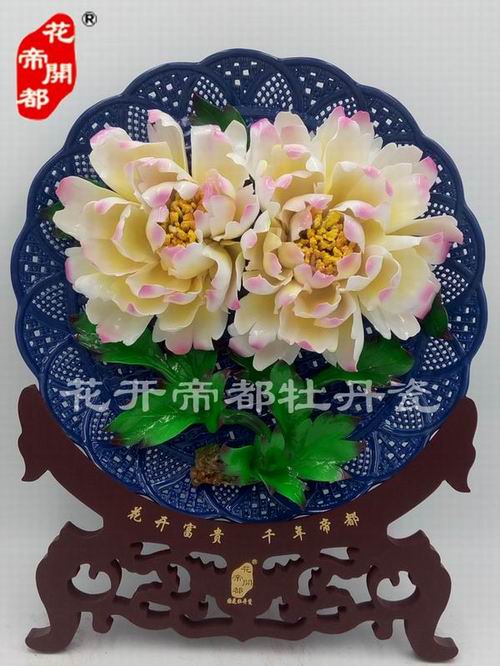 想知道洛陽牡丹瓷怎么做的，我們一起來看看吧